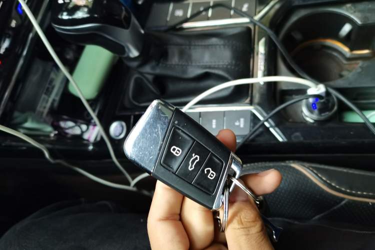 Used Volkswagen Passat New Energy 2020 430 PHEV Hybrid Luxury Edition China VI Standard Vehicle Key