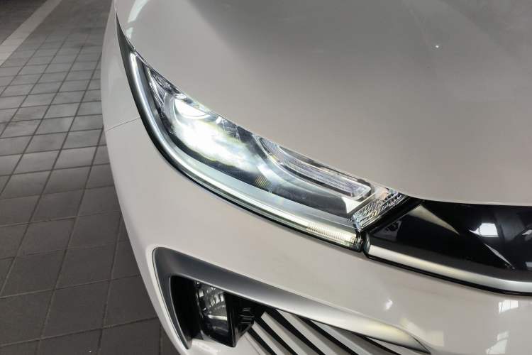 Used EXEED Lingyun 2025 300T Two-Wheel Drive Starry Edition