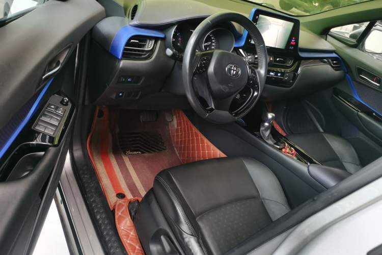 Used Toyota IZOA 2018 2.0L Yichi Version China VI Standard
