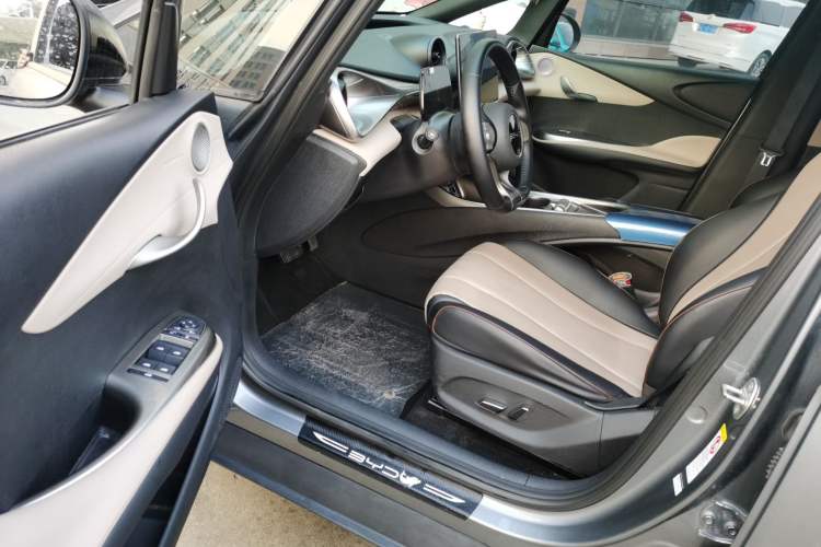 Used BYD Dolphin 2023 420 km Free Version
