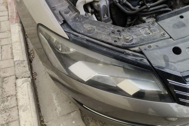 Used Volkswagen Passat 2011 1.8 TSI DSG Prestige Edition Right Front Headlight