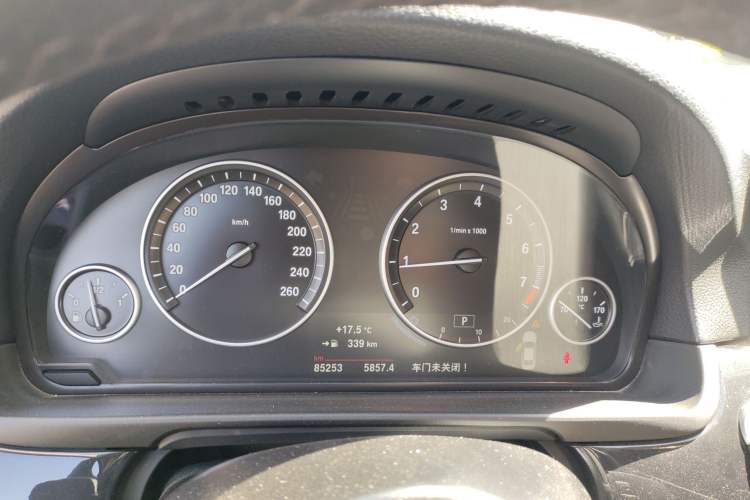 Used BMW 5 Series 2014 520Li Elegant Model
