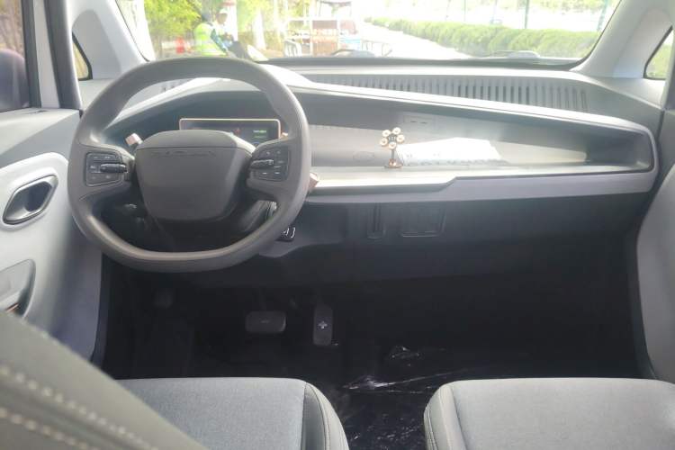 Used Baojun E200 2018 Intelligent Driving Edition Center Console
