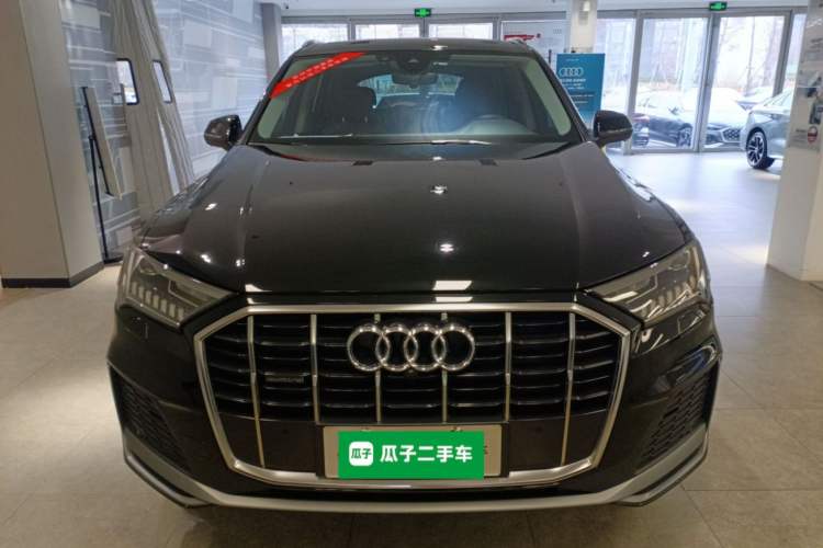 Used Audi Q7 2023 45 TFSI quattro S line Sport model
