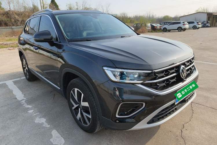 Used Volkswagen Tayron 2024 300TSI Two-Wheel-Drive Luxury Plus Advanced Version Front Right 45 Deg