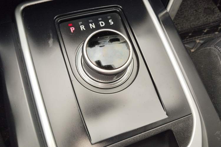 Used Land Rover Discovery Sport 2016 2.0T SE Gear Lever