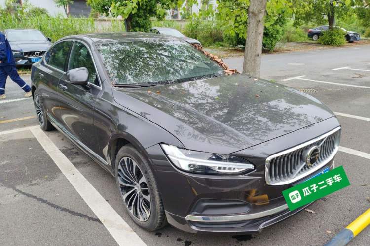 Used Volvo S90 2025 B5 Zhiyi Luxury Edition Front Right 45 Deg