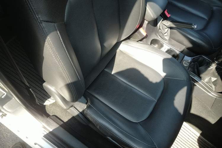 Used Great Wall Wingle 5 2017 2.0T European-Style Diesel Two-Wheel-Drive Elite Version with Large Double Cab – GW4D20B