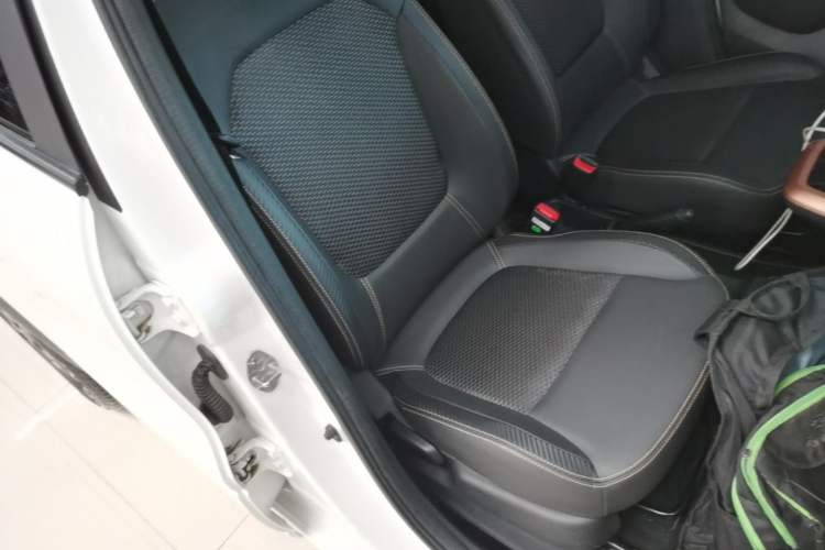 Used Dongfeng NAMMI BOX 2022 Chasing Wind Edition 331 km Standard Model