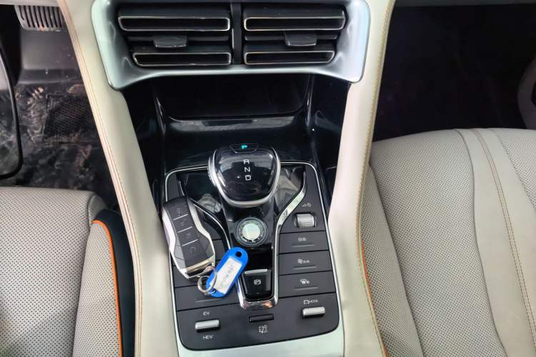 Used BYD Song PLUS New Energy 2021 DM-i 51KM Prestige Model Audio And AC Panel