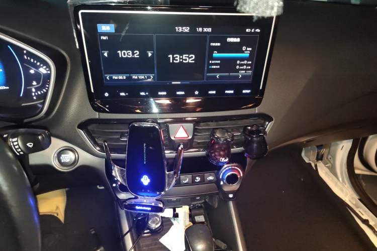 Used Hyundai Lafesta 2019 280TGDi Sport Edition China V Standard Audio And AC Panel