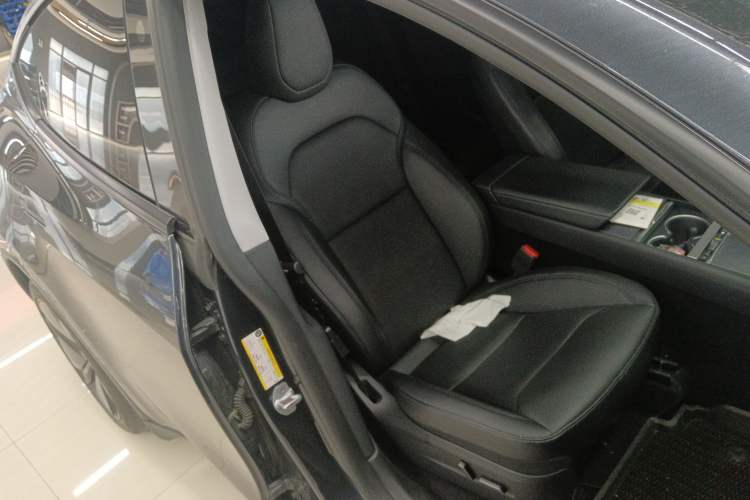 Used Tesla Model Y 2025 Rear-Wheel Drive First Edition