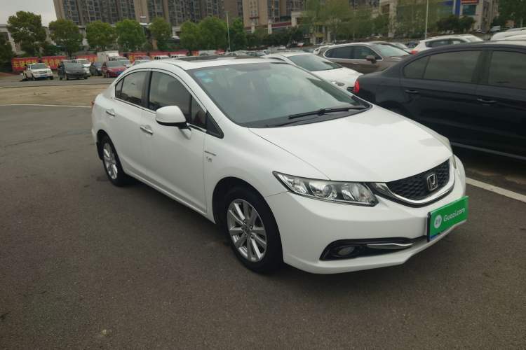 Used Honda Civic 2014 1.8L automatic comfort version Front Right 45 Deg