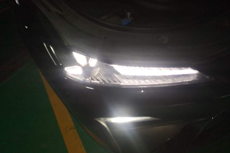 Used Deepal S07 2025 215Max Huawei Qiankun Intelligent Driving ADS SE Range-Extended Version