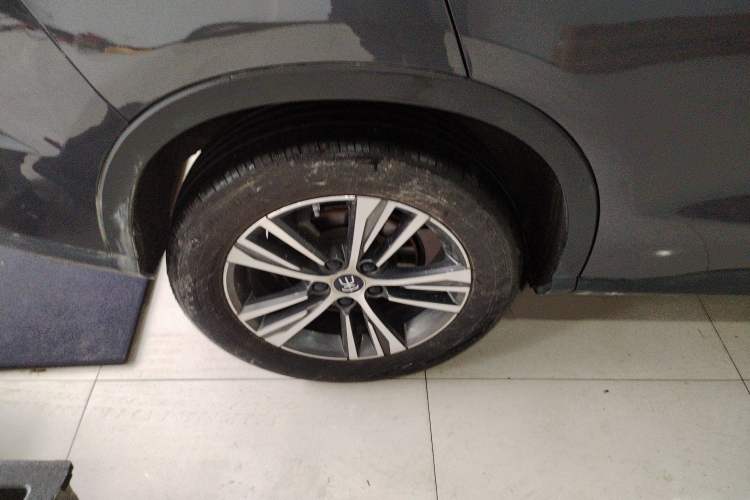 Used BYD Song Pro 2019 1.5T Automatic Luxury Model Right Rear Wheel Hub
