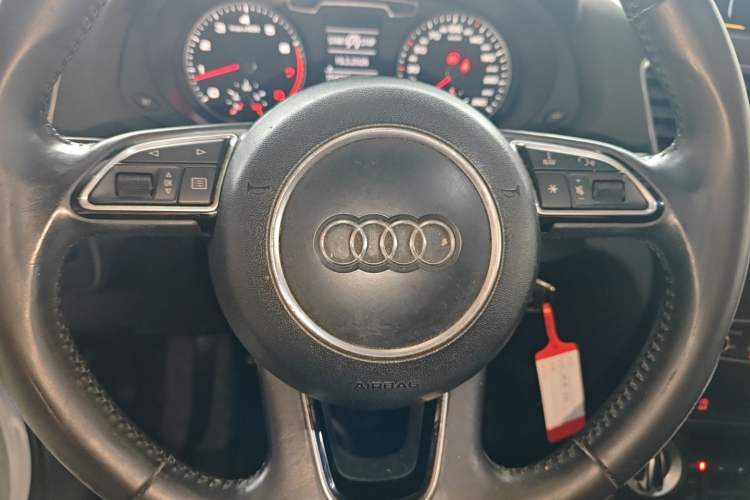 Used Audi Q3 2015 30 TFSI Comfort Model