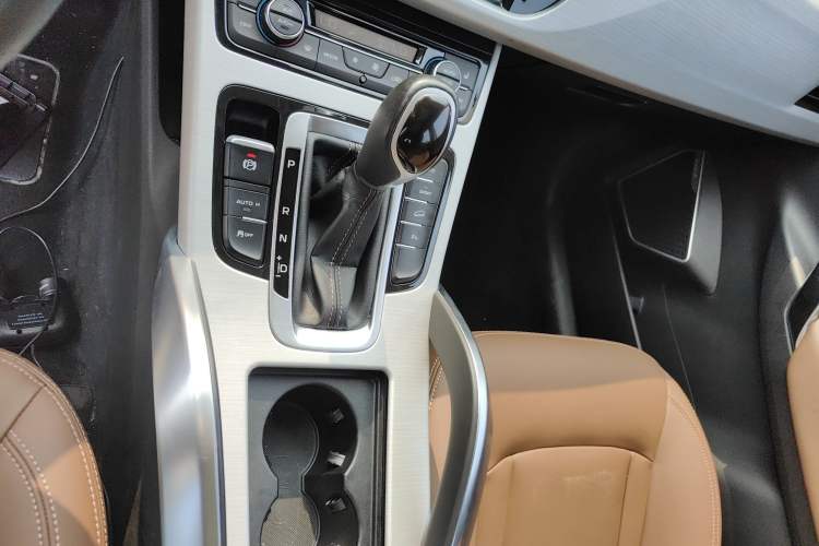 Used Geely Auto Emgrand X7 Sport 2016 1.8TD Automatic ZhiZun Version