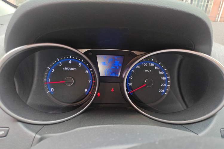 Used Hyundai ix35 2013 2.0L Automatic Two-Wheel Drive Smart GLS China V Standard
