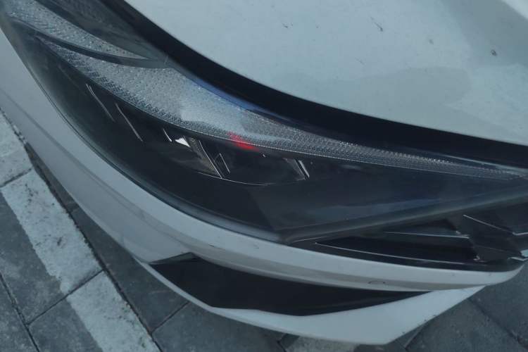 Used Hyundai Elantra 2021 1.5L CVT LUX Prestige Edition Right Front Headlight