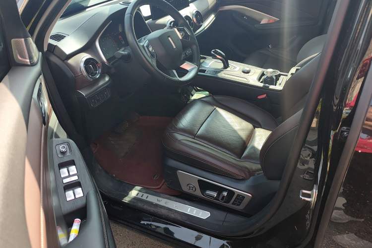 Used Wey VV6 2021 2.0T Two-Wheel Drive Smart Plus
