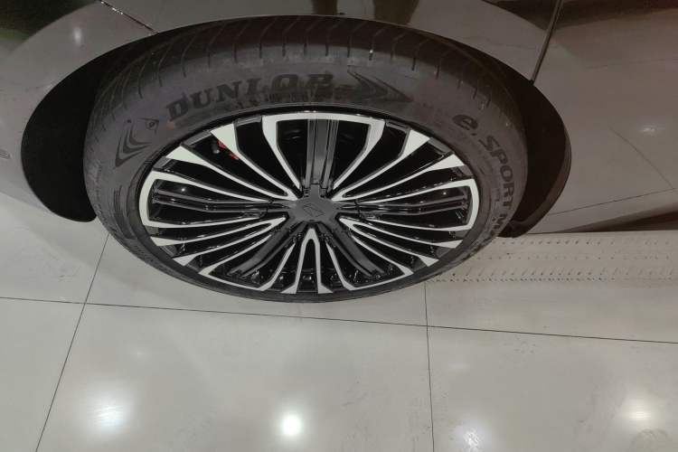 Used Avatr 12 2026 Ultra Pure-Electric All-Wheel-Drive Version Exterior 5