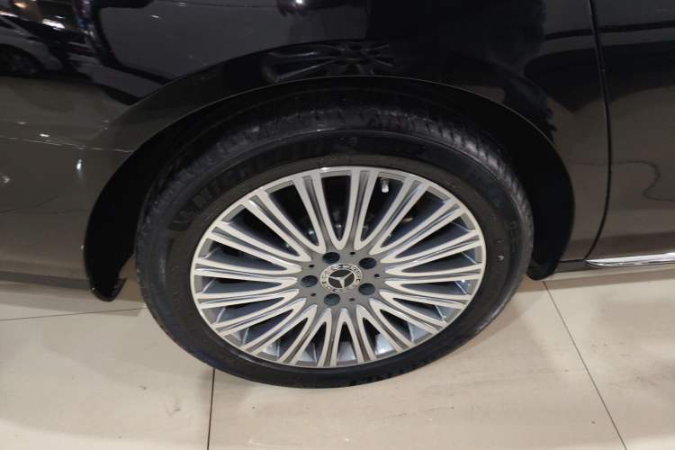 Used Mercedes-Benz E-Class 2022 Second Facelift E 300 L Fashion Edition