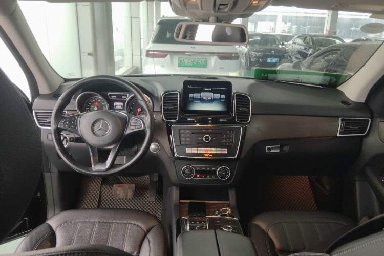 Used Mercedes-Benz GLE 2016 GLE 400 4MATIC Center Console