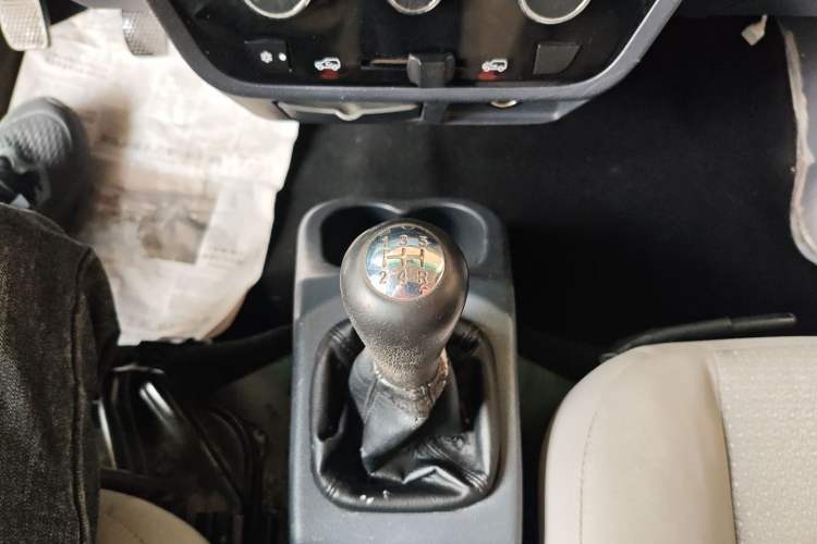 Used Jinbei Hiace X30 2020 1.5L Van Super-Enjoyment Model China VI Standard SWC15M
