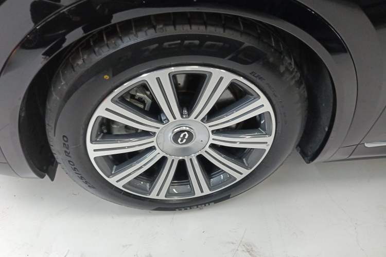 Used Hima AITO M8 2025 Extended-Range Max+ Version 53.4 kWh 6-Seater Edition Exterior 4