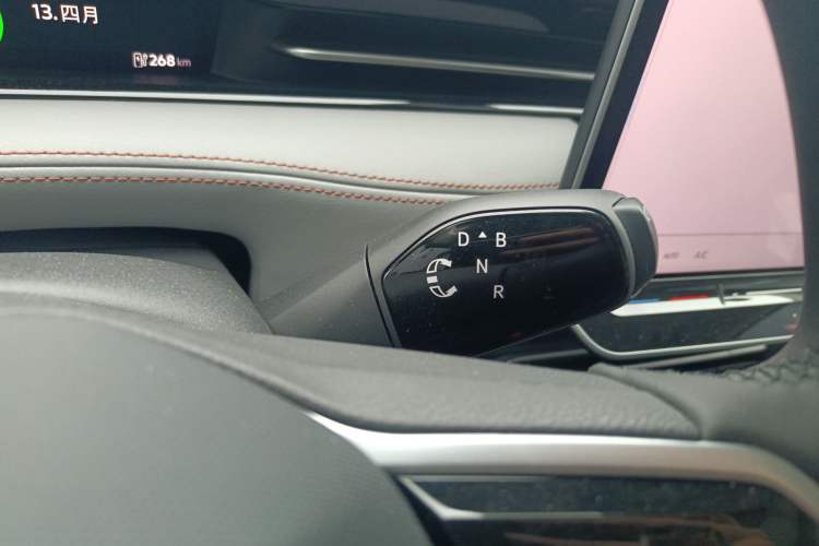 Used Volkswagen ID.7 VIZZION 2024 AIR model Gear Lever