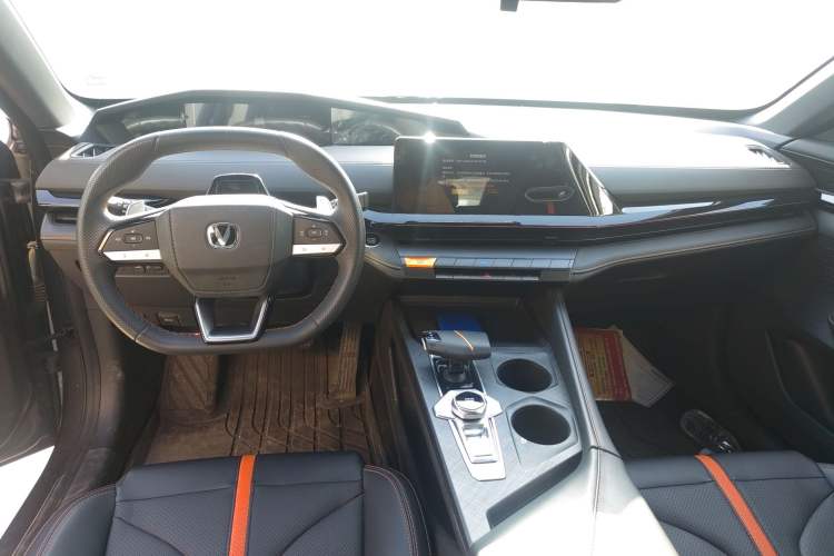 Used Changan UNI-V 2024 1.5T Prestige Edition
