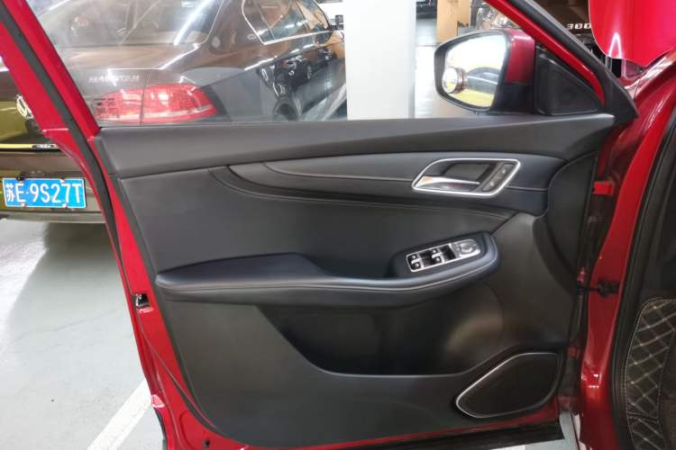 Used MG HS 2019 20T Automatic Two-Wheel Drive Luxury Edition China VI Standard
