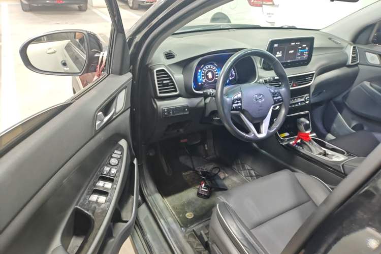 Used Hyundai Tucson 2020 280TGDi Two-Wheel-Drive GLS Fashion Edition China VI Standard Driver Seat