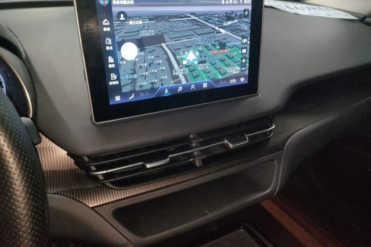 Used Hongqi E-QM5 2022 431 km Charge & Enjoy Edition
