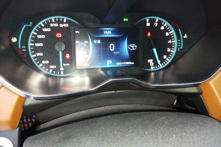 Used Soueast DX7 2015 1.5T Automatic Prestige Model