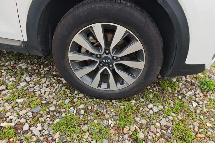 Used Kia KX7 2017 2.4L Automatic 2WD GLS 5-Seater Right Front Wheel Hub