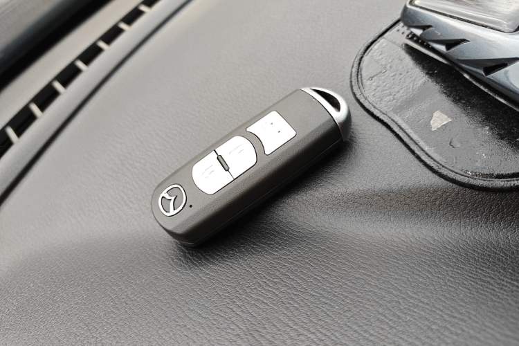 Used Mazda Atenza 2014 2.5L Blue Sky Prestige Edition
