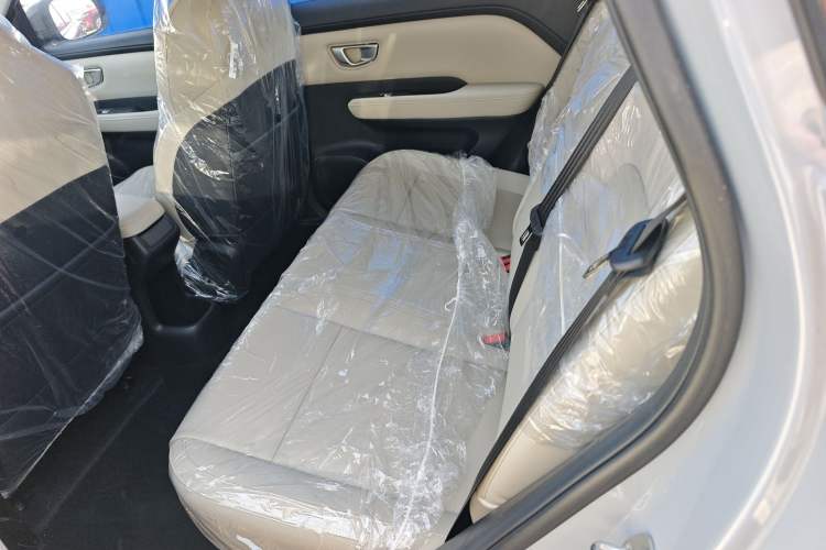 Used Wuling Bingo PLUS 2024 510 km Range 5-Seater Version Left Rear Seat