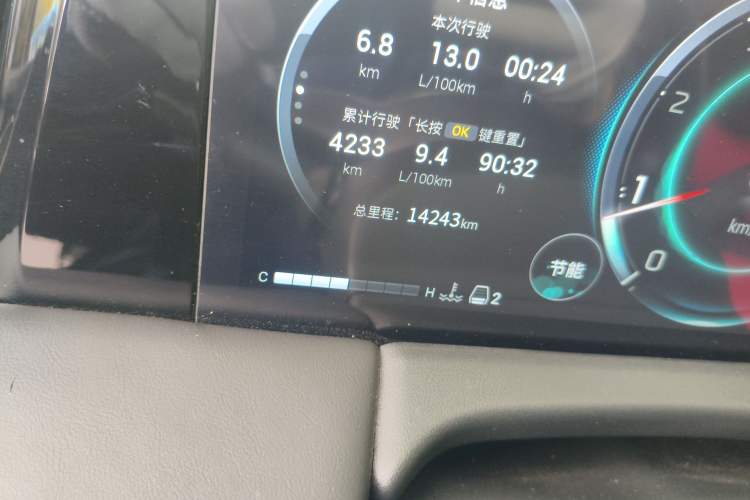 Used GAC Trumpchi M8 2024 Master Series 400T Prestige Edition Odometer Close Up