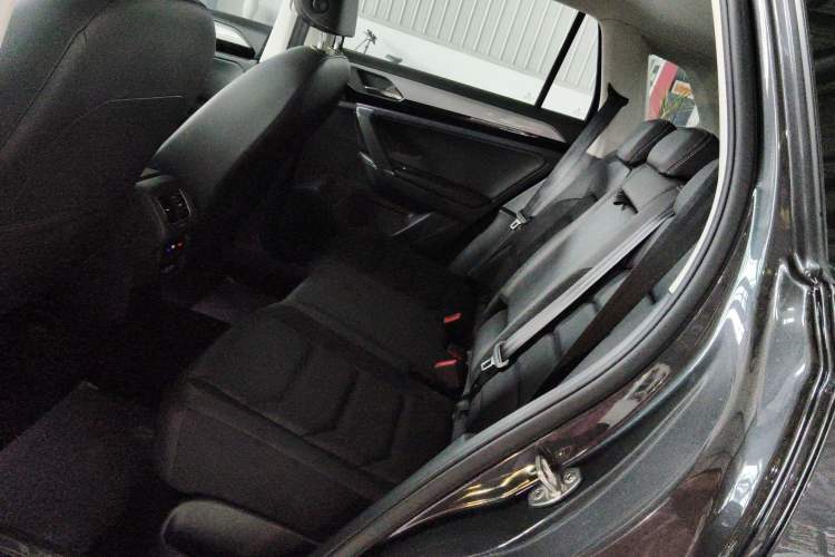 Used Volkswagen Tayron 2019 330TSI Two-Wheel Drive Luxury Model China VI Standard
