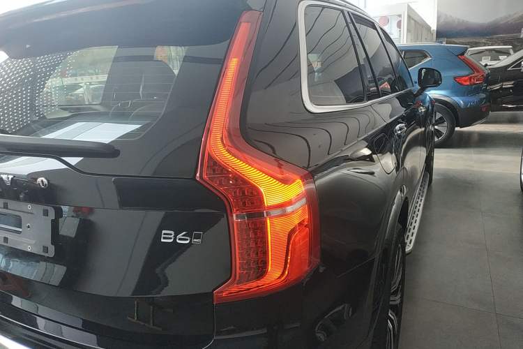 Used Volvo XC90 2023 B6 Zhiyi Luxury Edition 7-Seater Right Rear Taillight