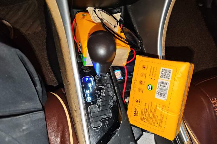 Used Hyundai Sonata 2011 2.0L Automatic Prestige Edition Gear Lever