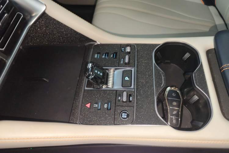 Used BYD Song PLUS New Energy 2024 HONOR Edition DM-i 110km Flagship Model
