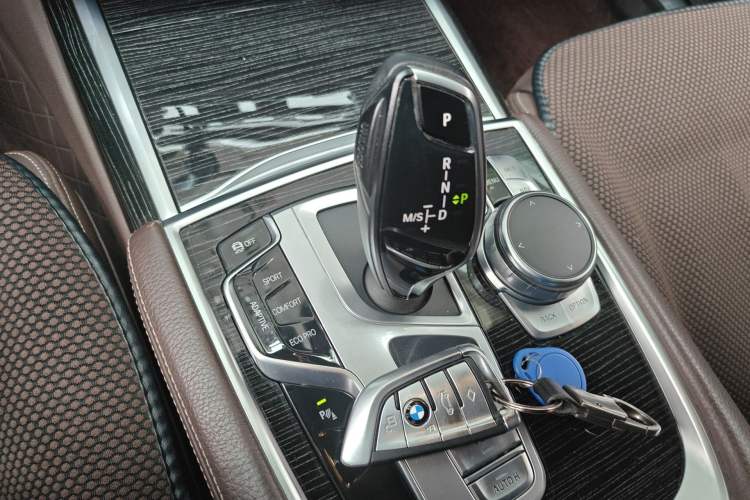 Used BMW 7 Series 2018 730Li Leading Model M Sport Package Gear Lever