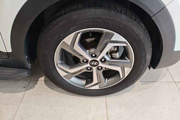 Used Hyundai ix25 2017 1.6L Automatic Smart Version Right Front Wheel Hub