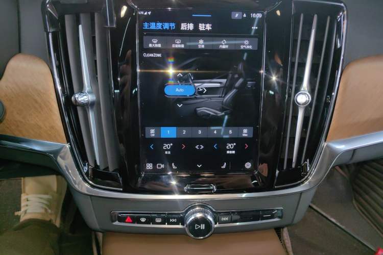 Used Volvo S90 New Energy 2024 Plug-in Hybrid Four-Wheel Drive Long-Range Zhiyi Luxury Edition