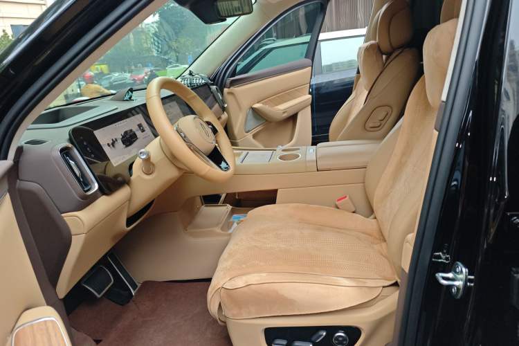 Used Hima AITO M8 2025 Extended-Range Ultra Version 53.4 kWh 5-Seater Edition
