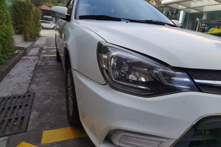 Used Soueast V3 Lingyue 2015 1.5L Manual Happiness Edition Right Front Headlight