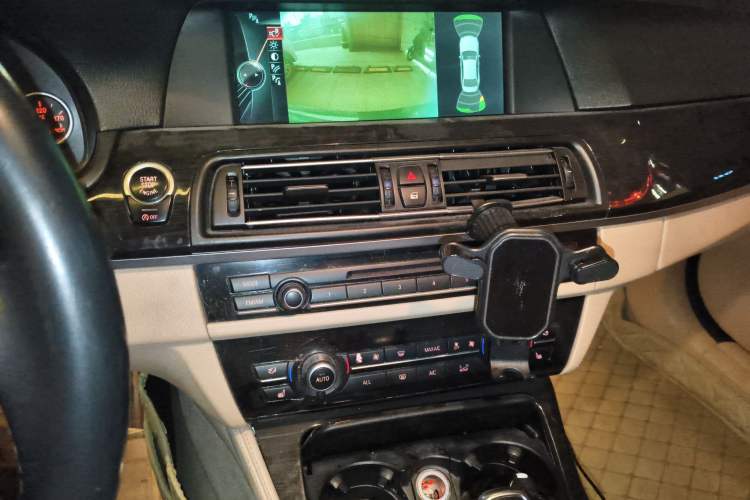 Used BMW 5 Series 2013 535Li Leading Model
