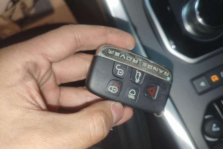 Used Land Rover Range Rover Evoque 2018 240 PS SE Smart Brilliance Edition